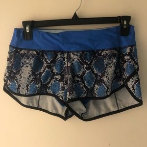 Lululemon Size 8 Blue Snakeskin Shorts!